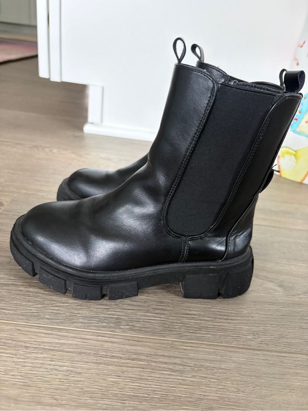 Exe Kids Girls Black leather chunky slip on boots size 32 Euro/ 1 US